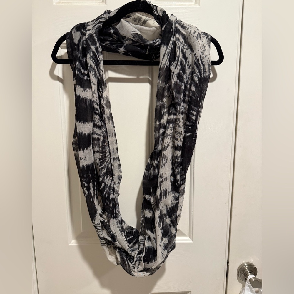 Infinity scarf